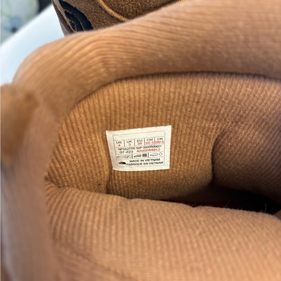 The North Face Boots Boys Size 4 - Picture 6 of 6